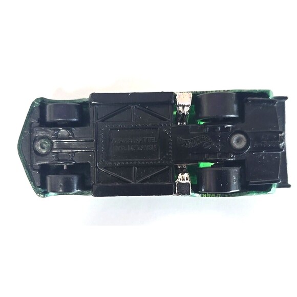 Hot Wheels 1998 Freaks of Horror At-A-Tude Green Metalflake with Graphics 1:64 - Picture 6 of 6